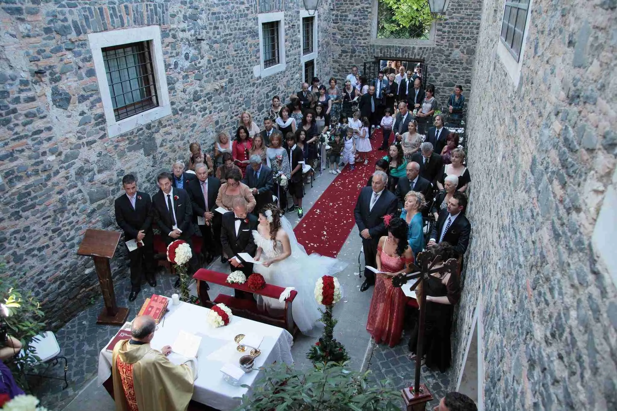 Matrimonio al Castello della Castelluccia: Cerimonia all'esterno