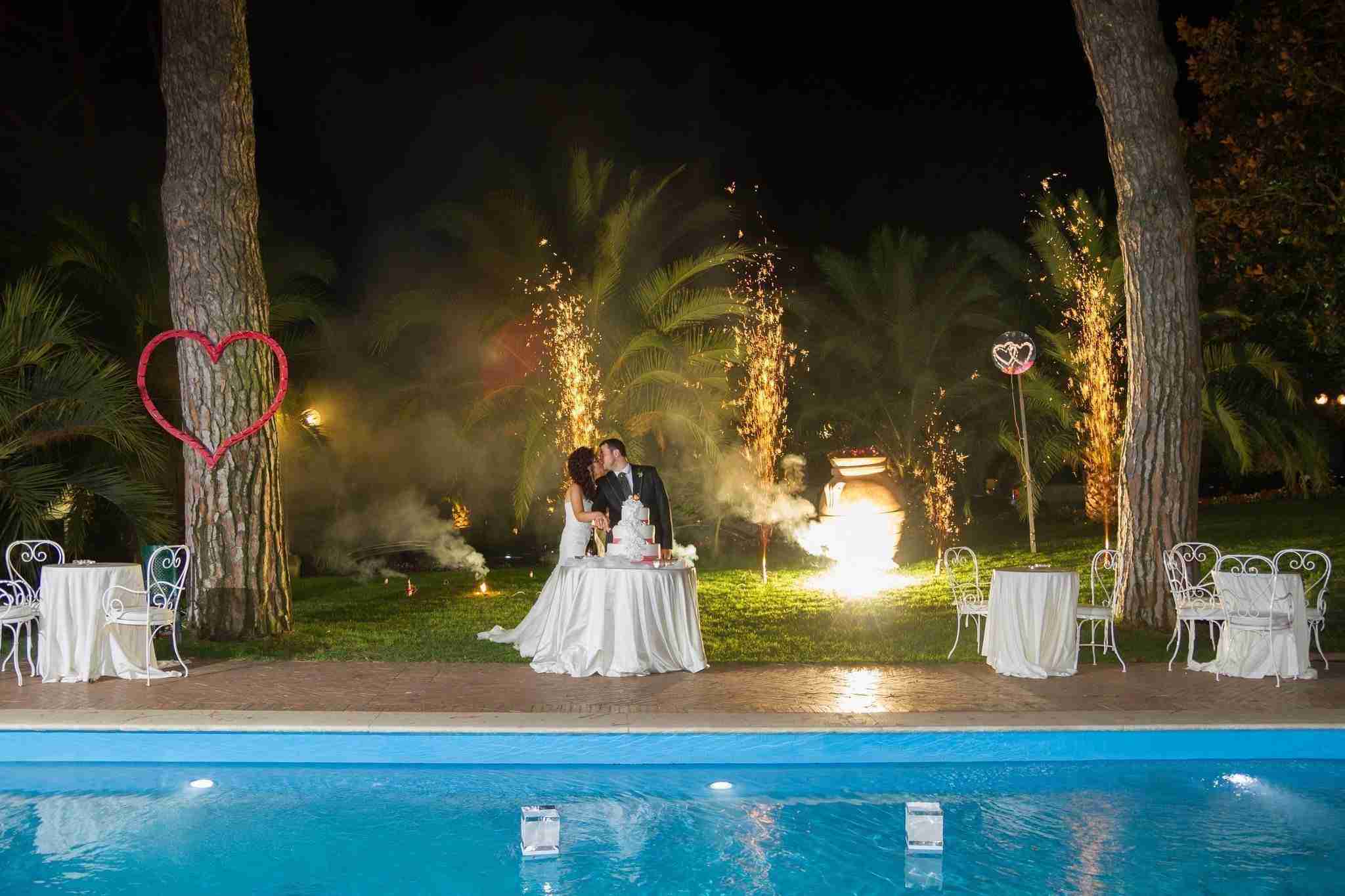 Matrimonio all'hotel villa Ferrata: esterno, giardino con piscina