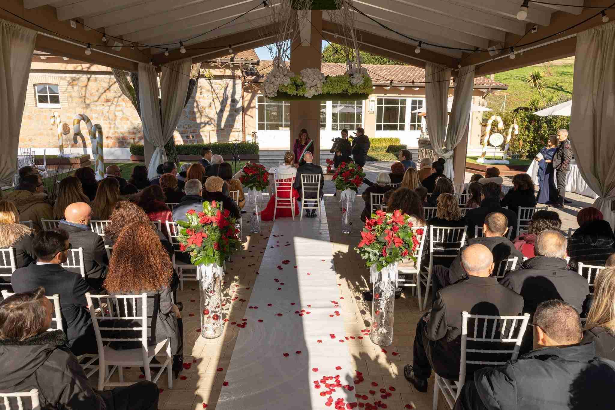 Matrimonio in Villa le Jarden Potager: Cerimonia all'esterno