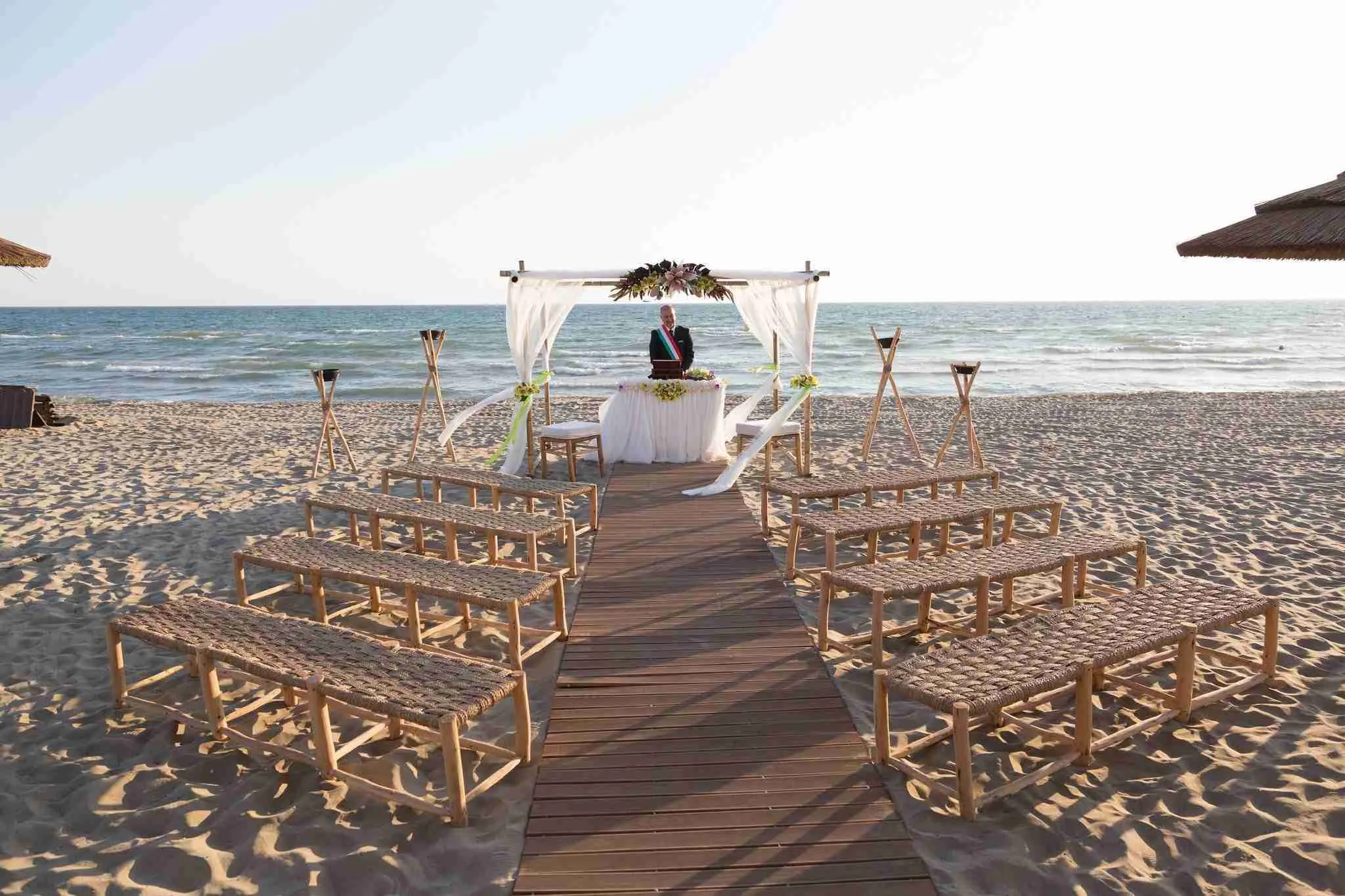 Matrimonio al Mare al Naut in Club: Cerimonia sulla spiaggia